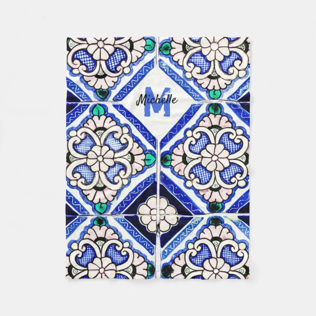 Azulejo Mönster Tiles Navy White Monogram Fleecefilt (Framsidan)