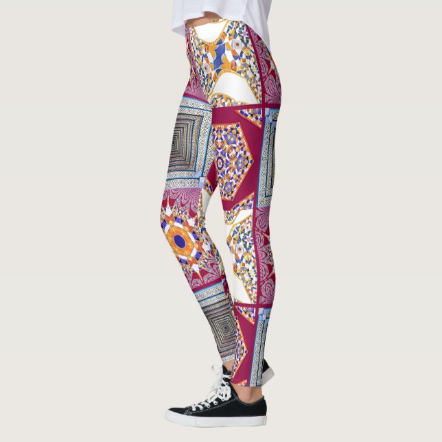 Azulejos Geometric Tiles med en CG-vrid Leggings (Vänster)