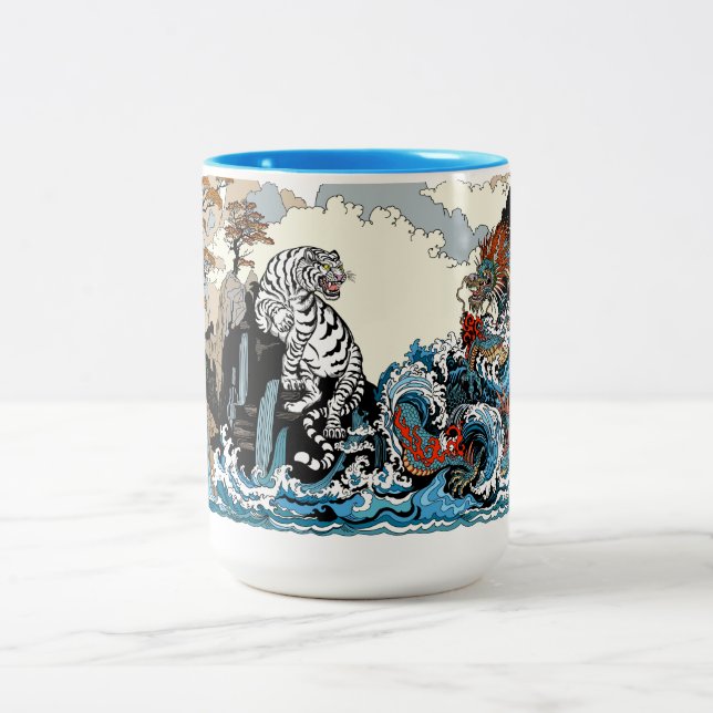 Azure Dragon and White Tiger. Illustration Två-Tonad Mugg (Center)