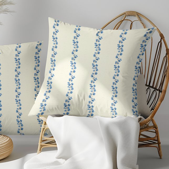 Azure Vine Retreat | Elegant Blå Blommig  Kudde (Where delicate blue blooms turn every stay into a timeless retreat)