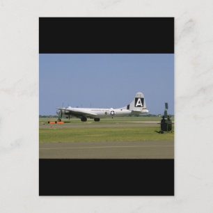 B29 på banan. (flygplan;b29_WWII Flygplan) Vykort