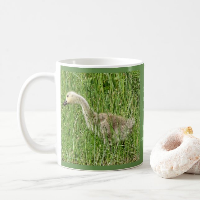 B58 Kanadagås gåsunge i gräset Kaffemugg (Med munk)