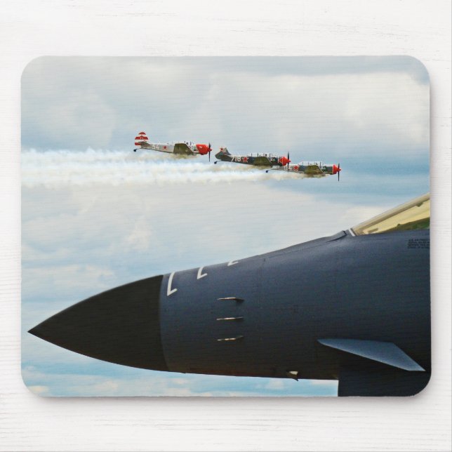 B-1 Bomber och WWII Fighters Musmatta (Framsidan)