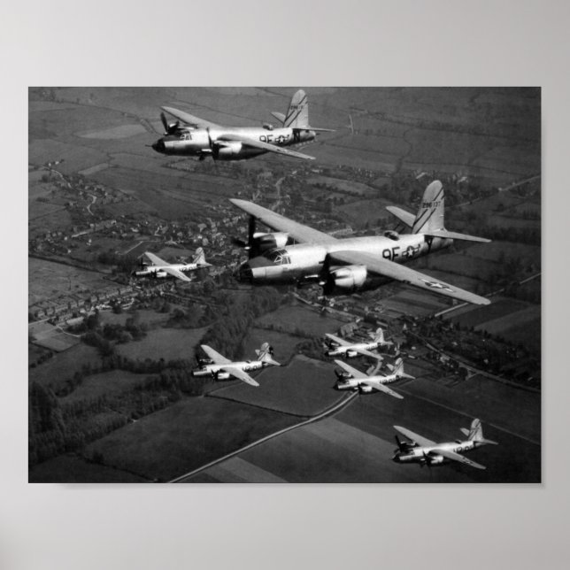 B-26B Marauder Bomber som flyger i formation Poster (Framsidan)