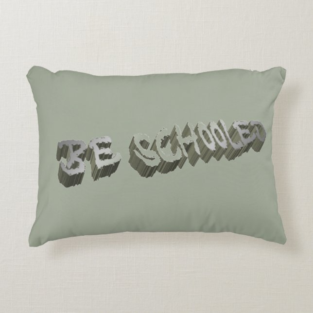 B. Skolad-Grått-White Prydnadskudde (Framsidan)