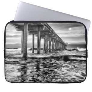 B&W-brygga i gryningen, Kalifornien Laptop Sleeve