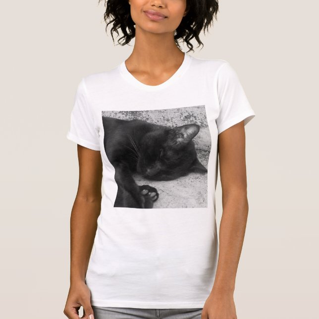 B&W - Cat Sleeping T Shirt (Framsida)