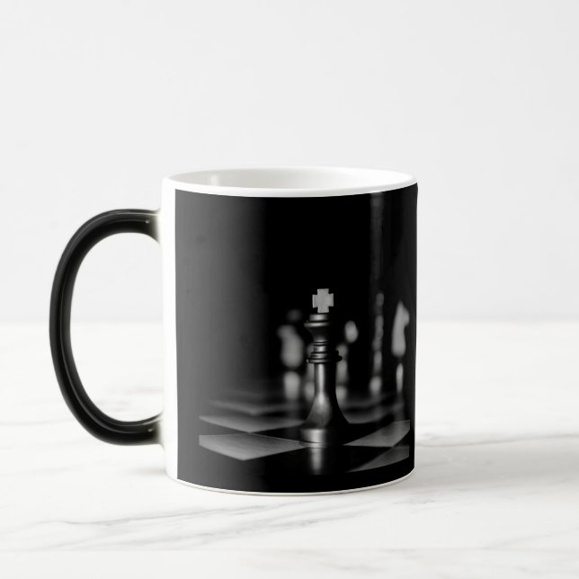 B&W Schackpjäser Foto Magisk Mugg (Vänster)
