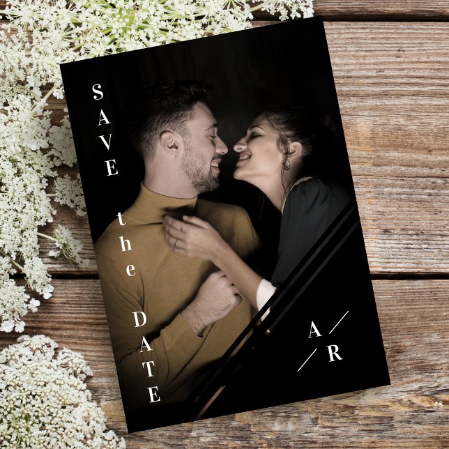 B&W sofistikerat fotopar minimalistiskt Bröllop Spara Datumet (Skapare uppladdad)