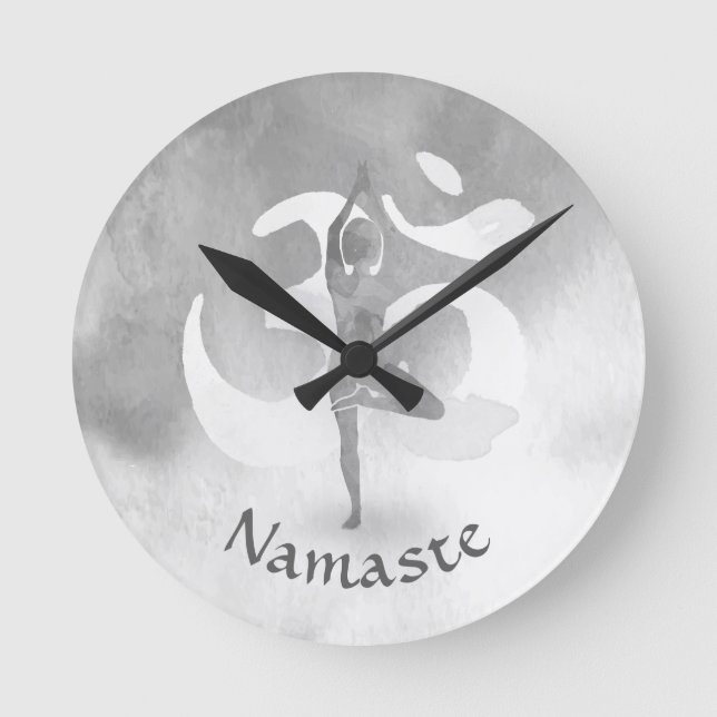 B&W Yoga-instruktionsmeditation Träd om om-symbol Rund Klocka (Framsida)