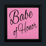 Babe of Honor Minnesask<br><div class="desc">Babe av Hedersgåva till Maid eller Matron of Honor som finns i bröllop och förtjänar det lilla något extra.</div>