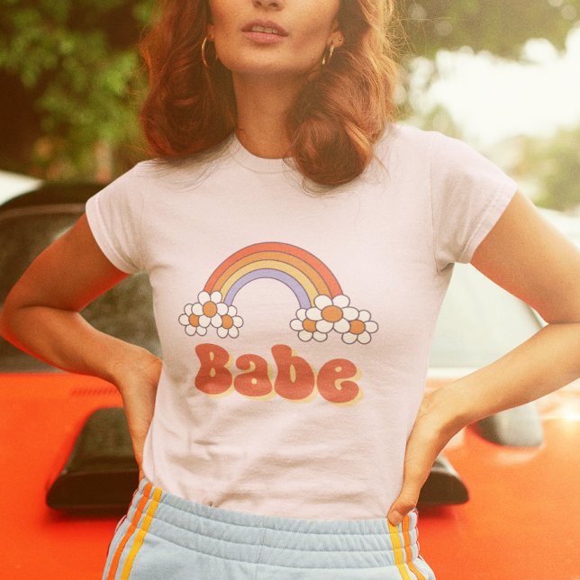 Babe Retro Daisy Rainbow Groovy 70s Bachelorette T Shirt (Skapare uppladdad)