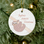 Baby 1st jul Glitter Sloth Photo Namn Julgransprydnad Keramik<br><div class="desc">Baby Första jul!
Denna söt julprydnad dekoreras med en söt leende  rosa glitter-slav omgiven av guld stjärnor.
Anpassa den genom att lägga till fotot och ändra namn.</div>
