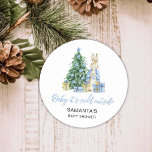 Baby är kallet utanför runt klistermärke<br><div class="desc">Vattenfärg Peter Rabbit,  det är kall utanför Baby Shower Sticker. Matchande objekt är tillgängliga.</div>
