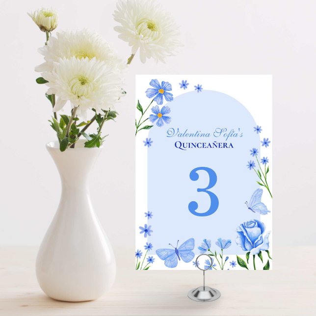 Baby blue Blommigt Mis Quince Años Quinceañera Bordsnummer (Baby Blue Floral Mis Quince Años Quinceañera Table Number)