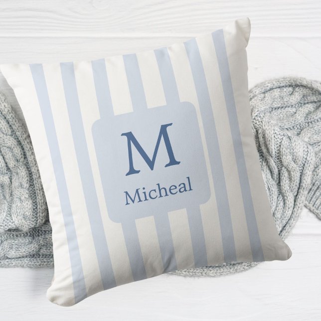 Baby blue Boy Rand Monogram Classic Kudde (Skapare uppladdad)