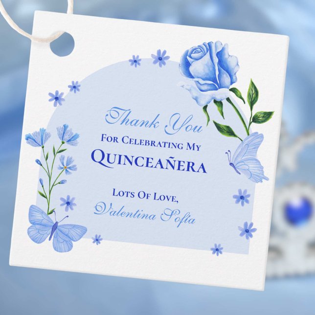 Baby blue fjärilar och Ro Blommigt Quinceañera Gåvor Etiketter (Baby Blue Butterflies and Roses Floral Quinceañera Favor Tags)