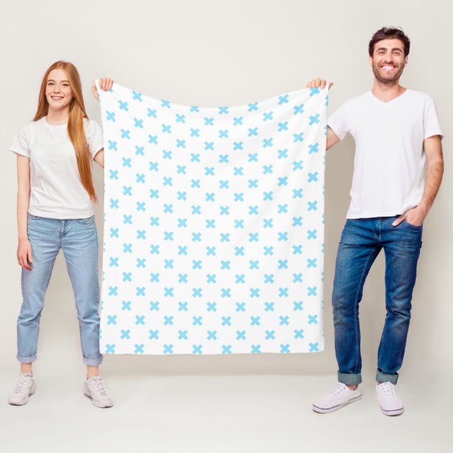 Baby blue kor stygn på vitt fleecefilt (På plats)