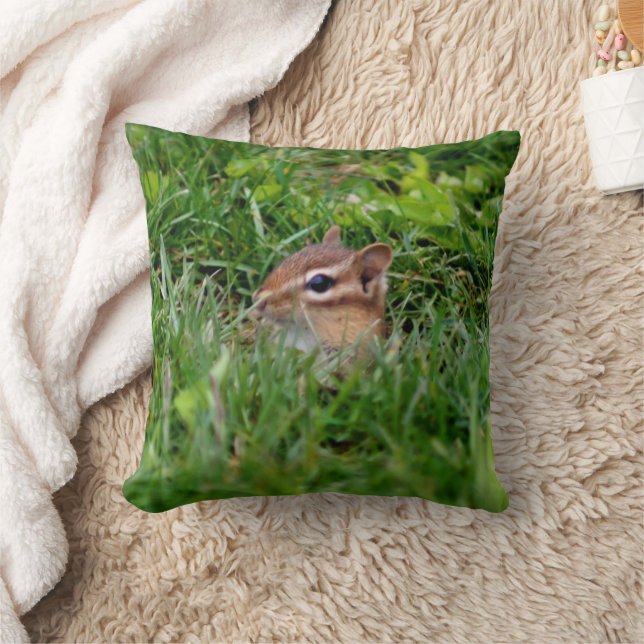 Baby Chipmunk Peeking Nature Wildlife Kudde (Filt)