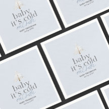 Baby Det är Kallet utanför pojkens blå babyskuva