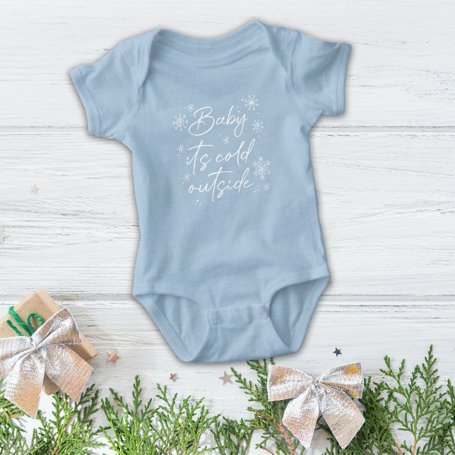 Baby det är kallt ute t shirt (Skapare uppladdad)