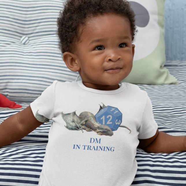 Baby Dragon DM in Training Dice Role Spela T Shirt (Skapare uppladdad)