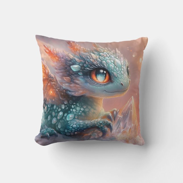 Baby Dragon med Crystal Gem: Fantasy Art Kudde (Framsida)