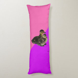 Baby Ducks on Pink Raspberry and Purple Sorbet Kroppskudde