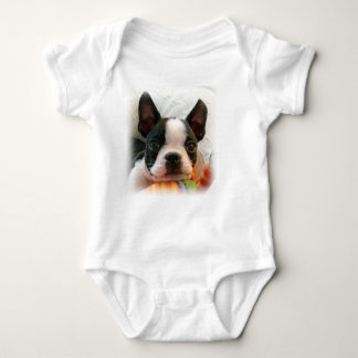 Baby en bietranka med den Boston Terriervalpen T-shirt