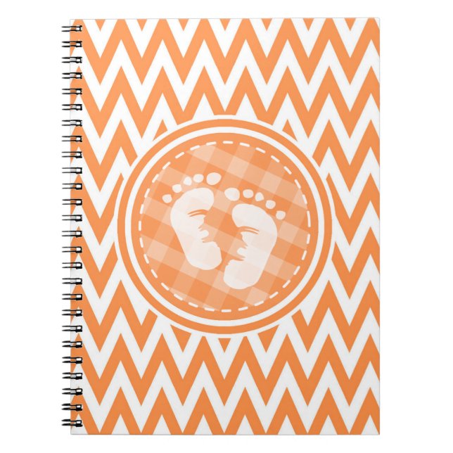 Baby Feet; Orange och vit Chevron Anteckningsbok Med Spiral (Framsidan)