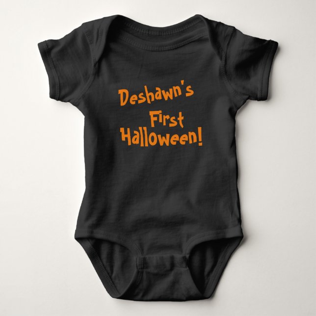 Baby First Halloween Black med Orange Lettering T Shirt (Framsida)