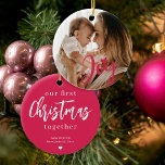 Baby First jul anpassningsbar foto rosa joy Julgransprydnad Keramik<br><div class="desc">Ladda upp ditt favoritfoto (helst fyrkantigt),  sätt in texten,  namn och datum och gör trendiget modernt rosa Julgran prydnadsföremål till en keepy-gåva för att påminna dig och din lilla jul tillsammans!</div>