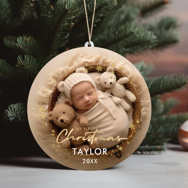 Baby First jul Guld Snöflingor Stats Julgransprydnad Keramik (Baby's First Christmas Gold Snowflakes Baby Stats Ceramic Ornament)