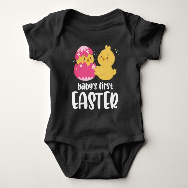 Baby First Påsk Rosa Egg Hatching for Newborn T Shirt (Framsida)