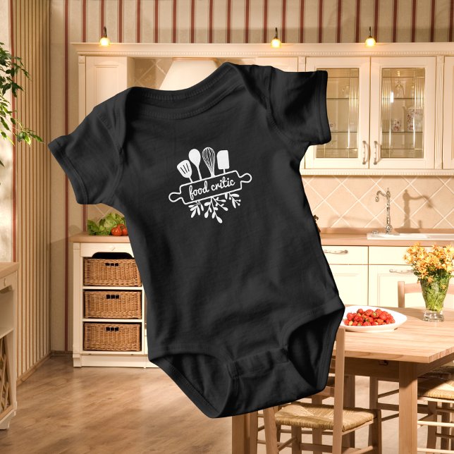 Baby Food Critic Kitchen Utensil and Greenery T Shirt (Skapare uppladdad)