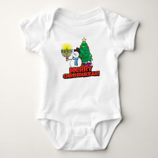 Baby först Chrismukah Snögubbe Holding Menorah T Shirt