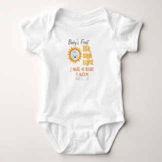 Baby först sammanlagd sol- förmörkelseEmoji måne T Shirt