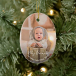 Baby Första julfoto Julgransprydnad Keramik<br><div class="desc">Den här charmerande prydnadsföreställningen om baby första jul-helgdag innehåller ditt baby-foto och namn eller något annat meddelande på framsidan och baksidan. PHOTO TIP: Skörd i högupplöst foto i en kvadrat som du vill att det ska visas på dekoratet INNAN du överför det. ÄNDRA talesättet, typsnitt, font färg med hjälp av...</div>