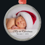 Baby | Första julfoto Ornament<br><div class="desc">Det här eleganter bara fotot baby-utsmyckning med namn,  datum och foto. Perfekt till baby i julklapp! Underbara gåvor till nya föräldrar!</div>