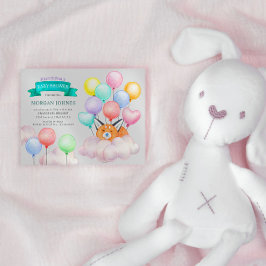 Baby Fox sover på en molnfärgad babydusch