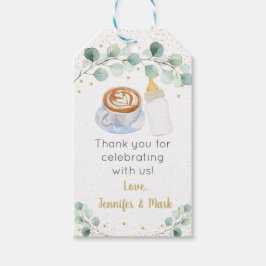 Baby håller på att blåsa småbarnshuggare för kaffe presentetikett