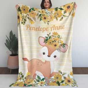 Baby Hjort med blomsterblankett med Namn Fleecefilt