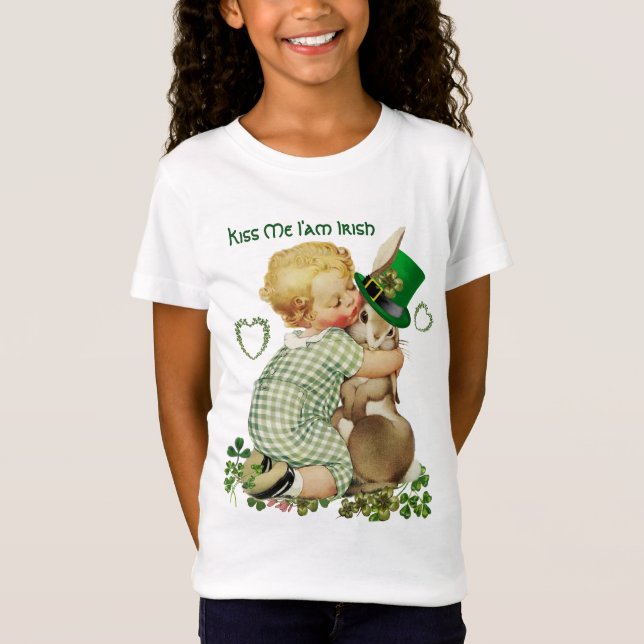 BABY HUGGING RABBIT LEPRECHAUN HAT,St Patrick Day T-shirt (Framsida)