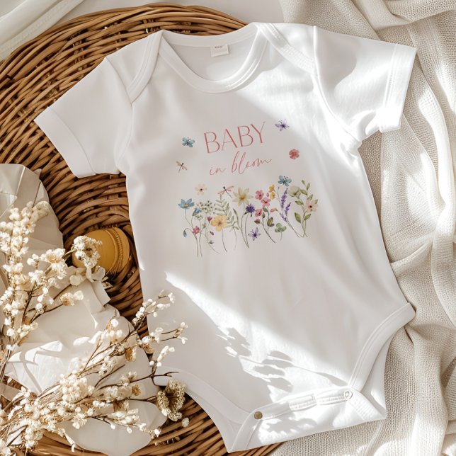 Baby i blom Wildflower Baby Shower  T Shirt (Skapare uppladdad)