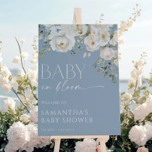 Baby i Bloom-dammen med blå blommigt babydusch