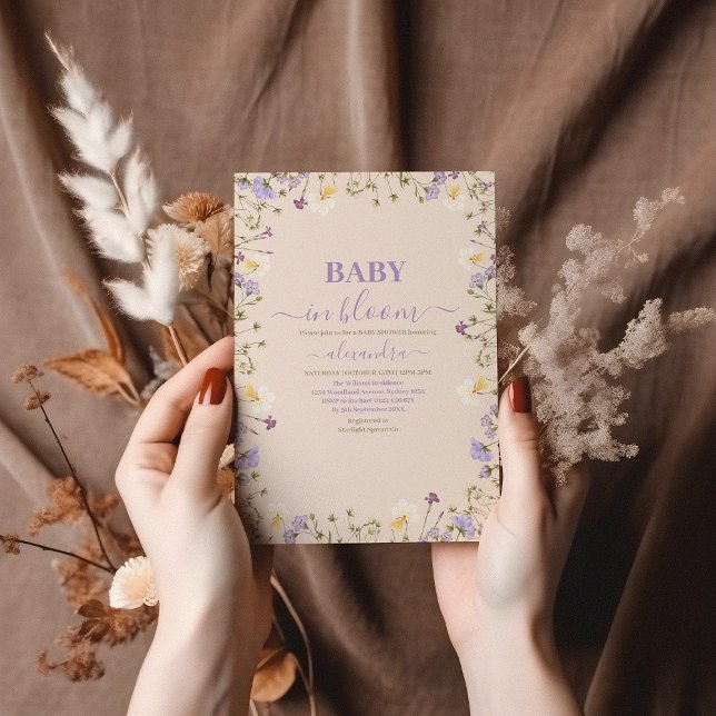 Baby i Bloom Lila WildblomBaby Shower Inbjudningar (Skapare uppladdad)
