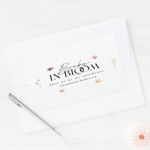 Baby i inbjudan till blooms jokerdusch för blommor rektangulärt klistermärke