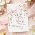 Baby i Rosa Bow Baby Shower-inbjudan för bloom Inbjudningar<br><div class="desc">Vi firar en liten flickas glada ankomst med vår "Baby i Bloom"-inbjudan till babydusch. Det här charmeringskortet har mjuka,  pastellfärgade blommor i rosans nyans och en vackert illustrerad rosa-båge.</div>