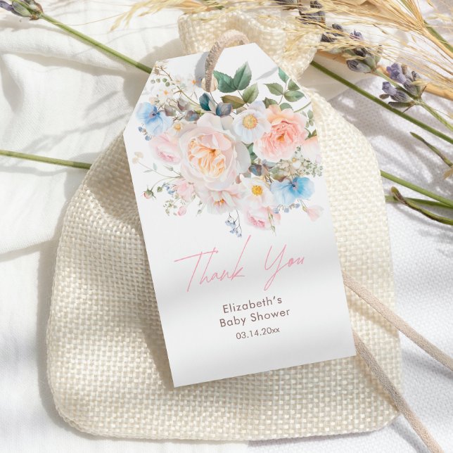 Baby In Bloom Floral Pink Baby Shower Presentetikett (Skapare uppladdad)