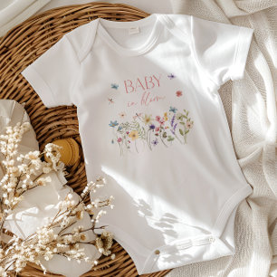 Baby in Bloom Wildflower Barnrumsfirande  T Shirt
